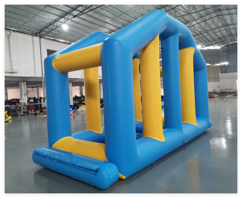 Inflatable water obstacle courses module